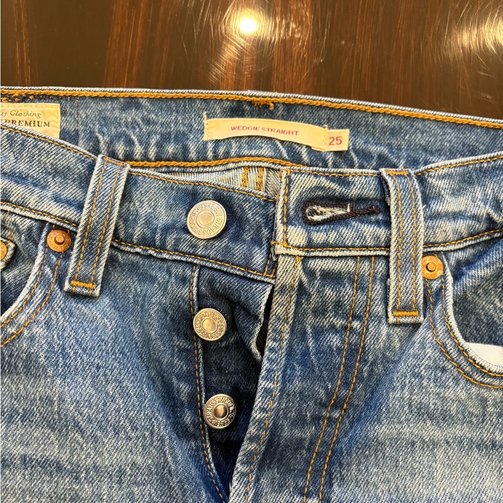 Wedgie Straight Levi’s Jeans